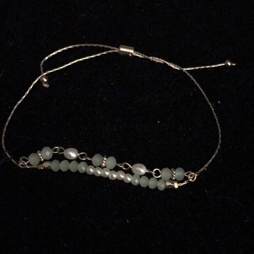 Green Beads WPearls Bracelet Adjustable 10$